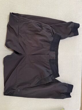 Lululemon Men’s Joggers Medium